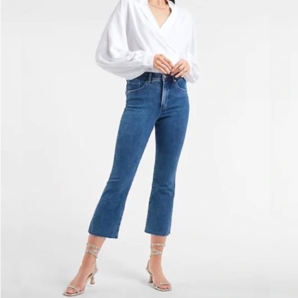 Express Raw Hem Cropped Flare High Rise 4-Way Hyper Stretch Jeans (Size 00)
